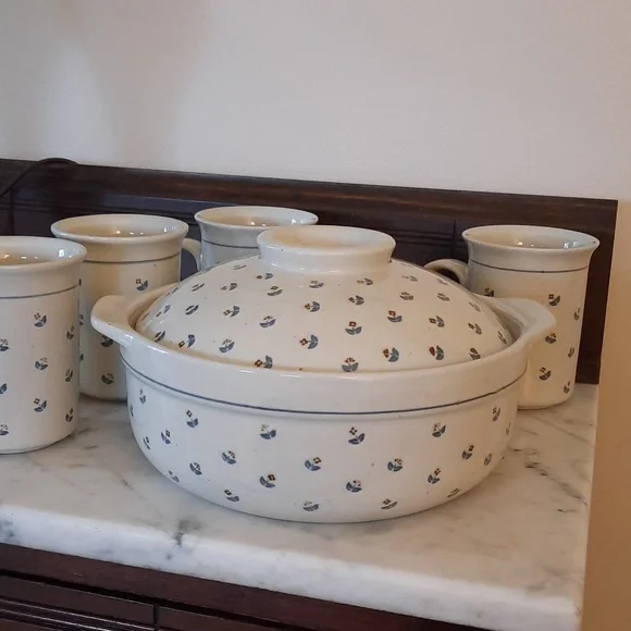 VTG Otagiri Japan Stoneware Covered Casserole Petite Rose - Picture 1 of 8